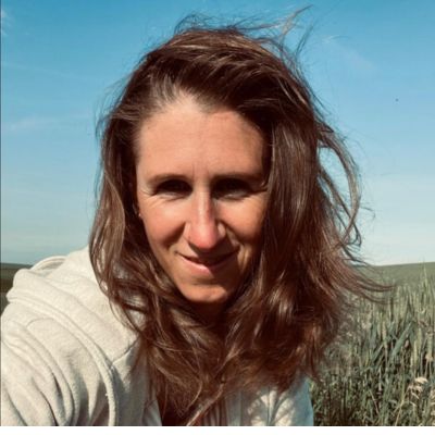 Ich am Feld Kerstin Eber - Kinesiologie & Gebärmutterarbeit